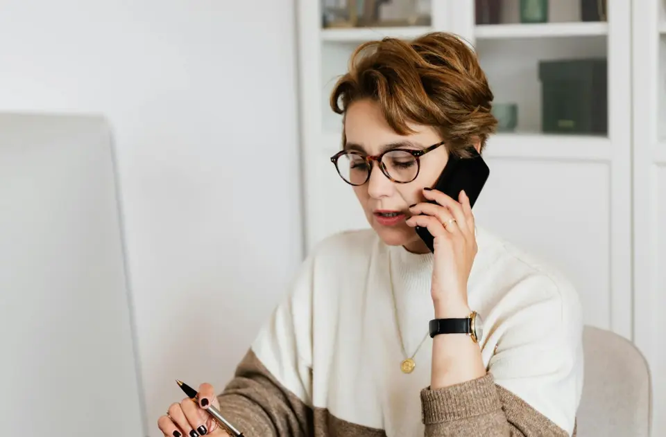 woman-phone-desk